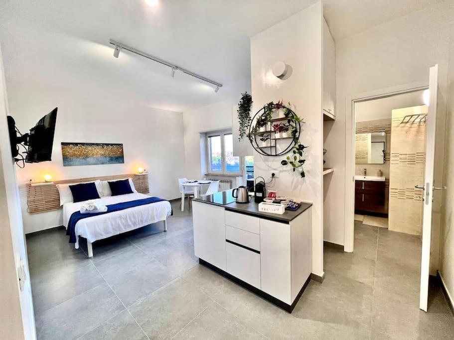 White Mary House For Two People * Rom