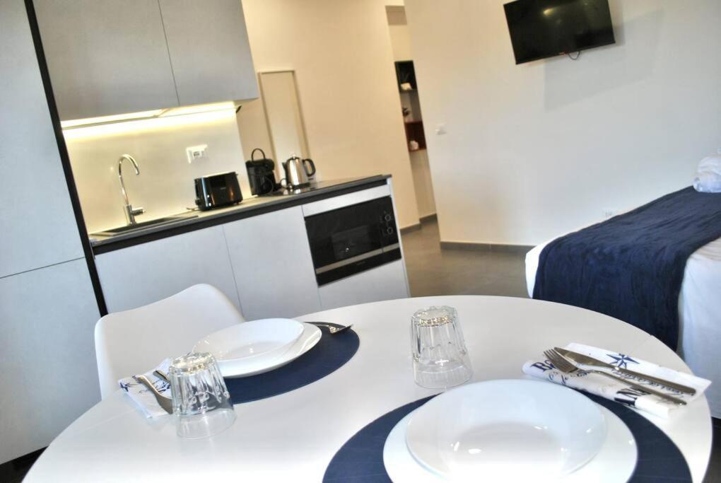 White Mary House For Two People Lägenhet Rom